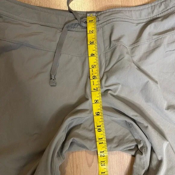 Mountain Hardwear Women's Pants in Tan and Blue - Picture 7 of 7